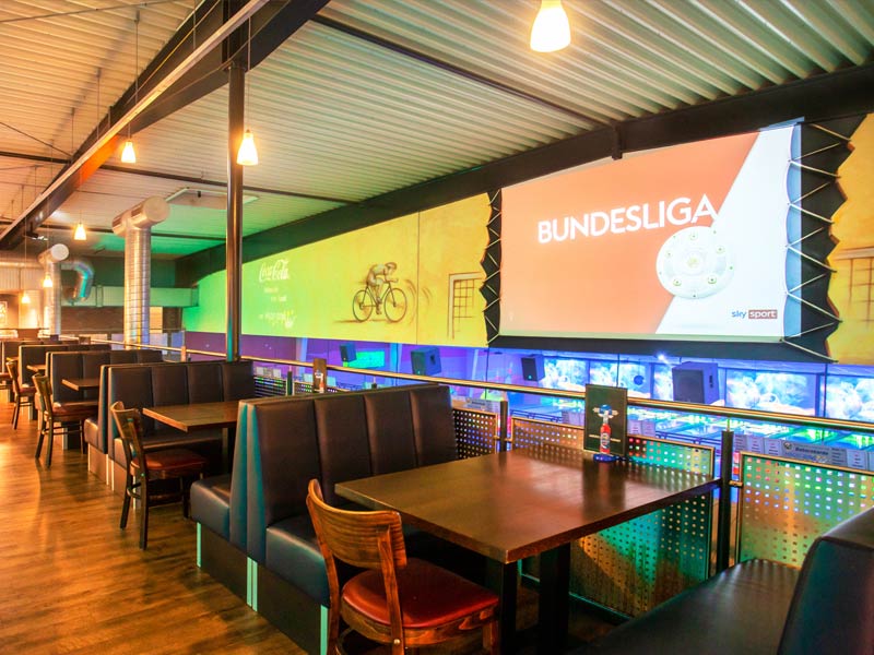 Blacky's Playhouse Ambiente